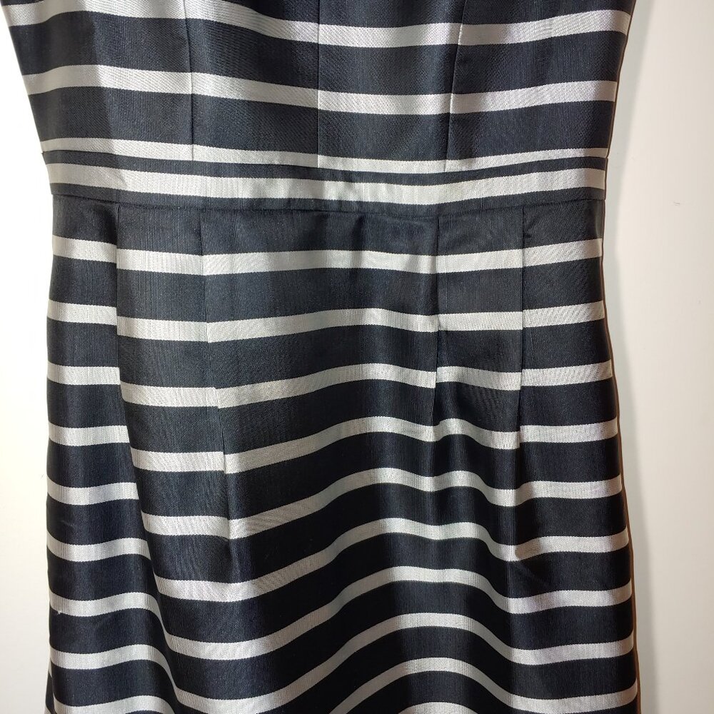 J Crew Fit and Flare Deep V-Neck Stripe Mini Dress Black Silver Stripes  Size 6 - Picture 4 of 7